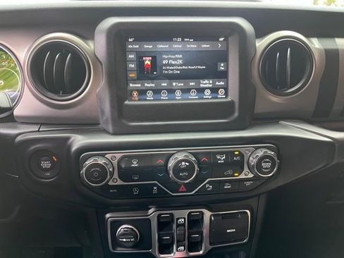 Used 2020 Jeep Gladiator Sport w/ Quick Order Package 24S image 9