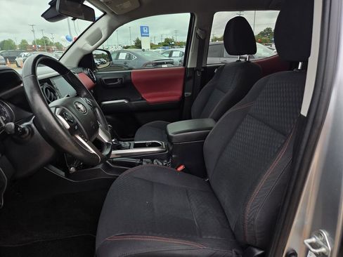 Used 2023 Toyota Tacoma SR5 RWD image 12