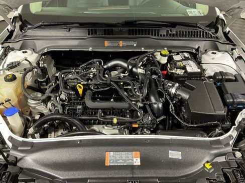 Used 2020 Ford Fusion SE image 7