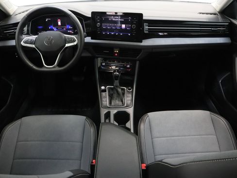 Used 2025 Volkswagen Jetta SE image 31