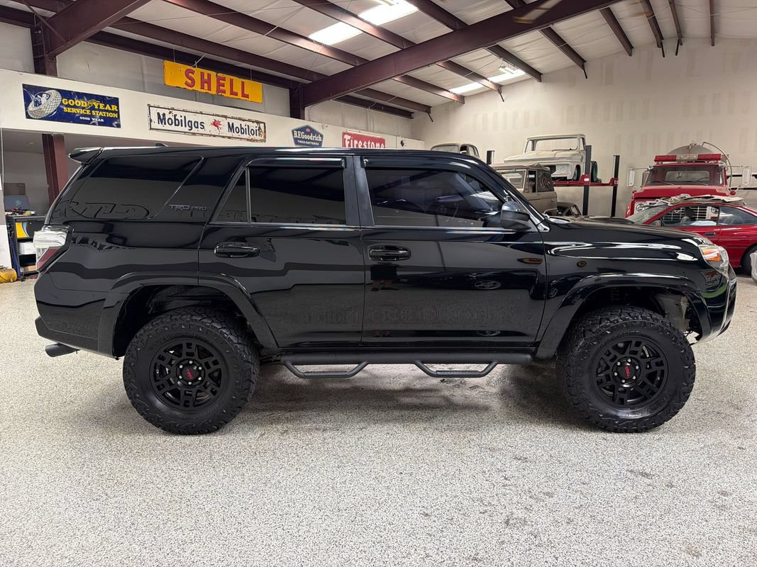 Used 2018 Toyota 4Runner TRD Pro AWD/4WD image 9