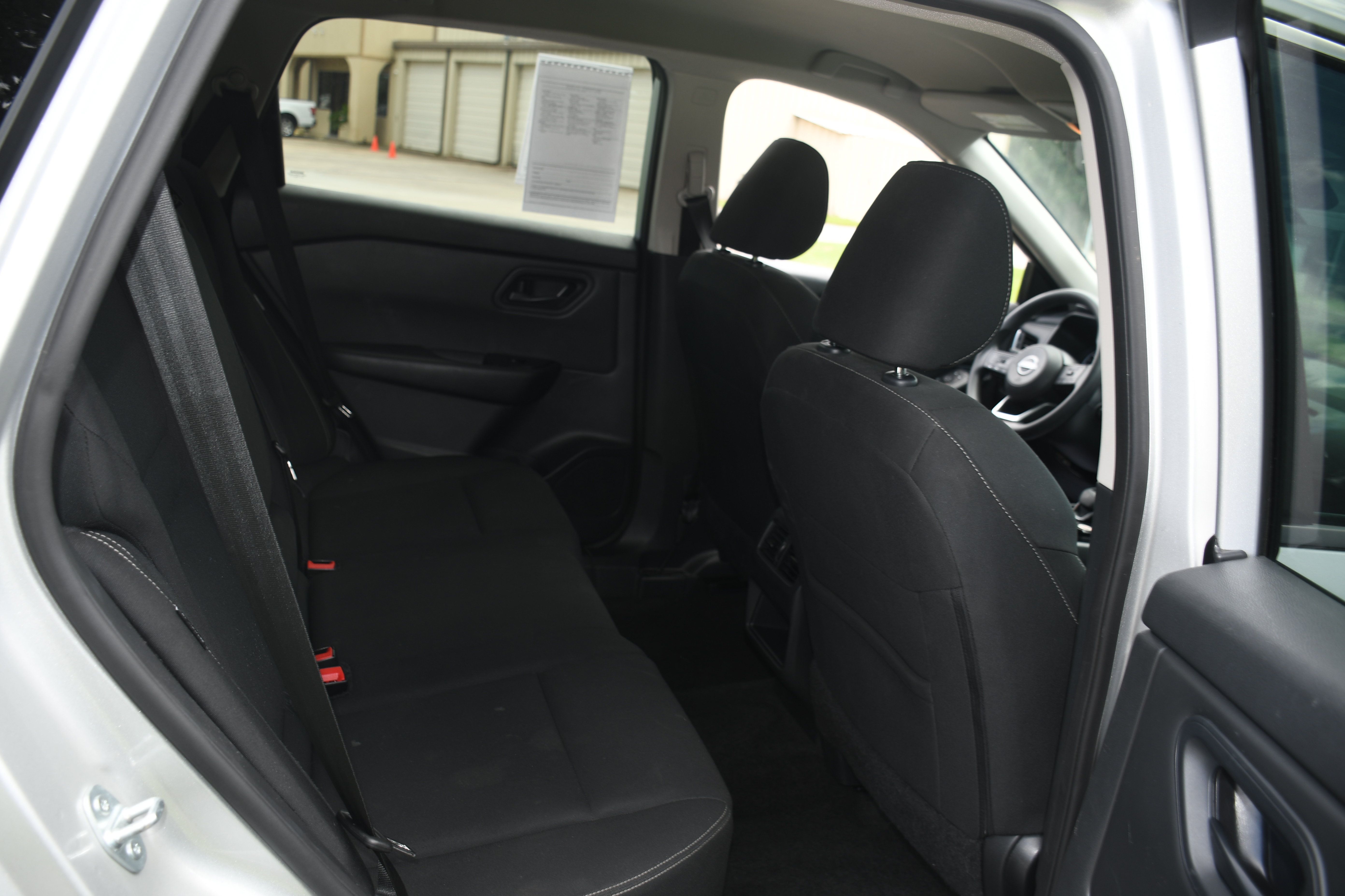 Used 2024 Nissan Rogue S FWD image 17