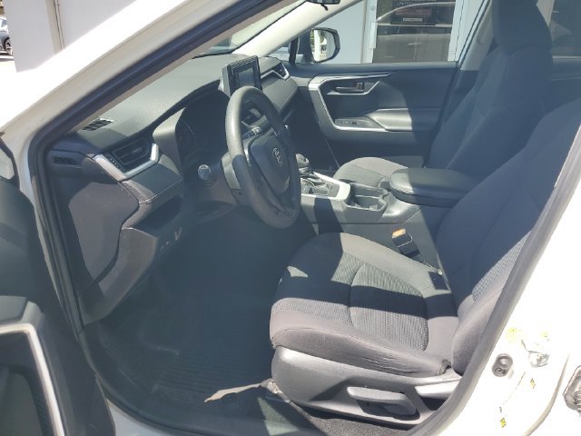 Used 2021 Toyota RAV4 LE FWD image 21