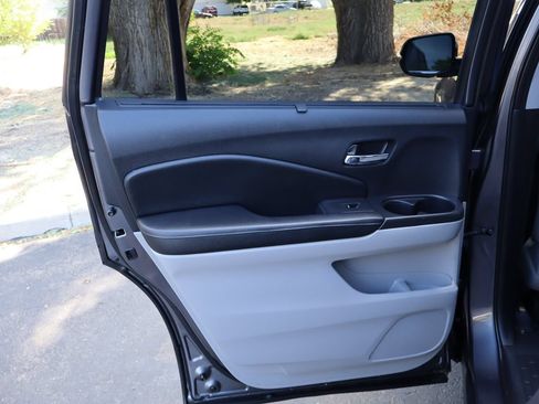 Used 2017 Honda Pilot Elite image 26