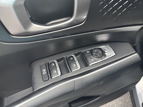 Used 2023 Kia Sorento LX AWD/4WD image 17