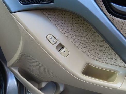Used 2013 Hyundai Elantra Limited w/ Technology Pkg FWD image 32