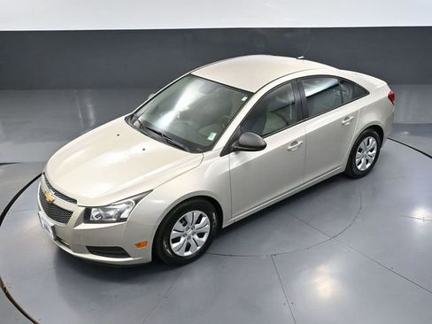 Used 2013 Chevrolet Cruze LS FWD image 51