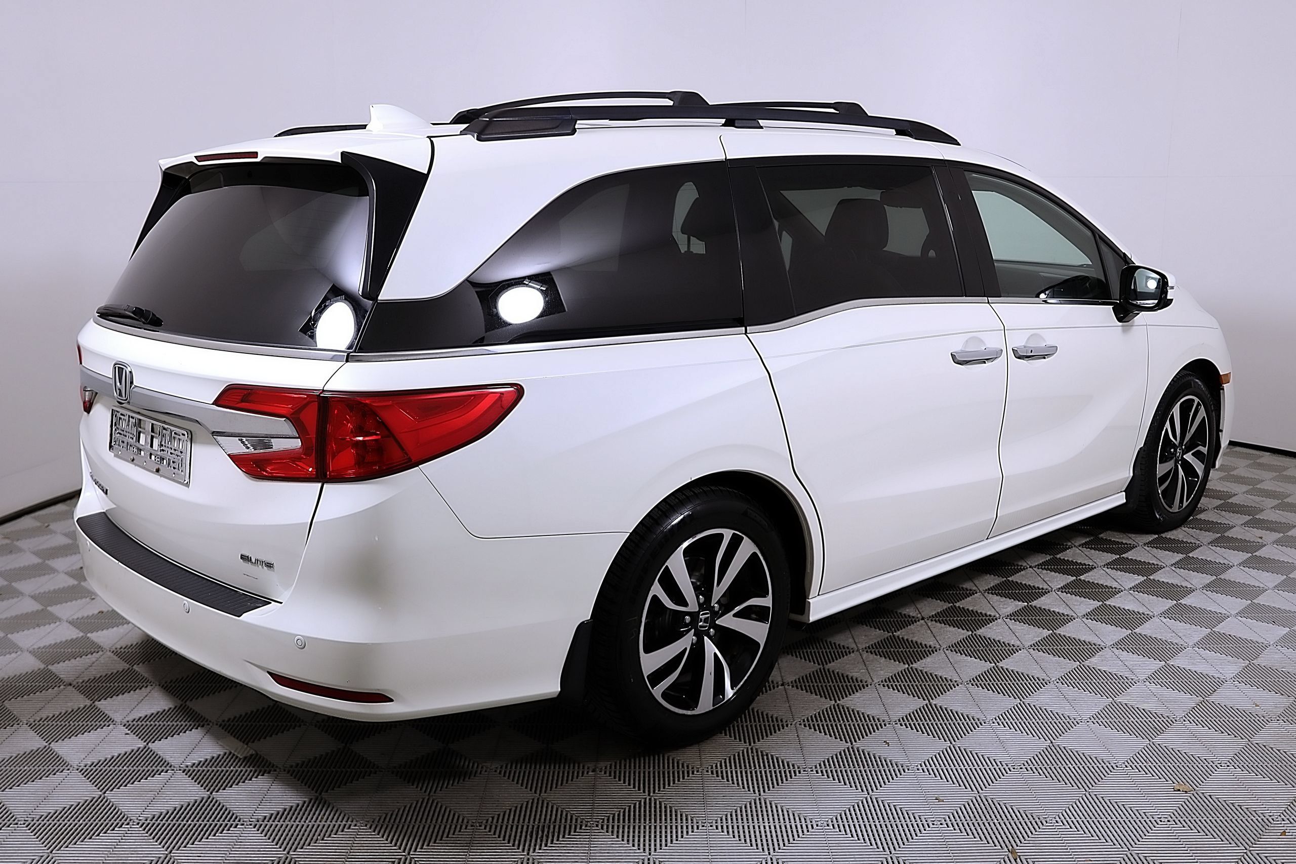 Used 2019 Honda Odyssey Elite image 6