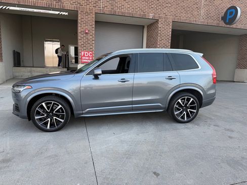 Used 2020 Volvo XC90 T6 Momentum w/ Protection Package Premier image 4