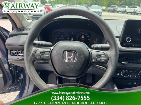 Used 2025 Honda Accord SE image 17