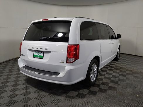 Used 2019 Dodge Grand Caravan SXT w/ Driver Convenience Group image 9