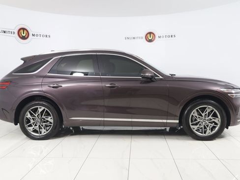 Used 2022 Genesis GV70 2.5T w/ Select Package image 2