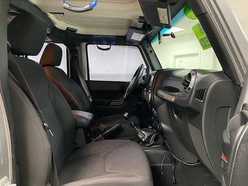 Used 2013 Jeep Wrangler Unlimited Sport image 14