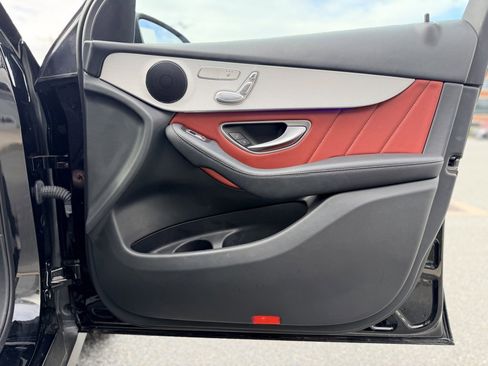 Used 2022 Mercedes-Benz GLC 300 4MATIC image 24