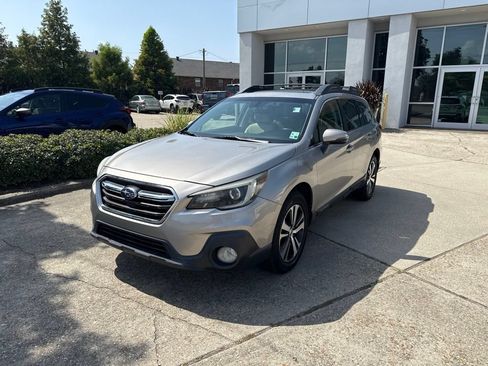 Used 2019 Subaru Outback 2.5i Limited AWD/4WD image 4