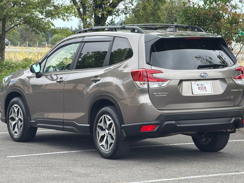 Used 2024 Subaru Forester Premium AWD/4WD image 6