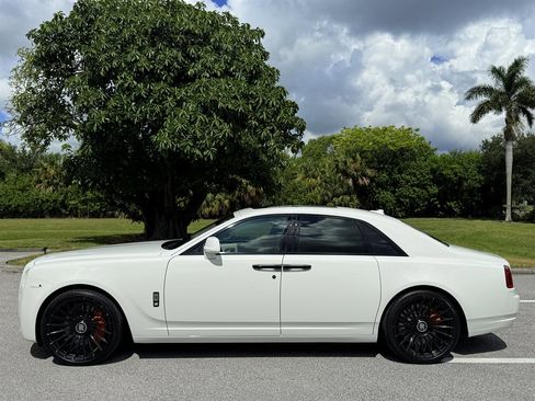 Used 2015 Rolls-Royce Ghost image 18
