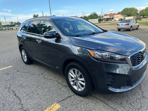 Used 2019 Kia Sorento AWD w/ LX Convenience Package image 17