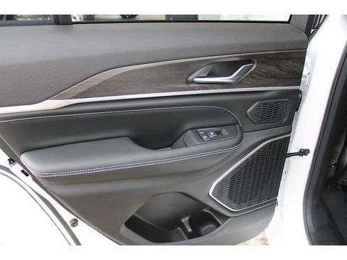 New 2026 Jeep Grand Cherokee Limited Reserve AWD/4WD image 29