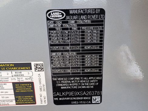 Used 2025 Land Rover Range Rover SE image 19