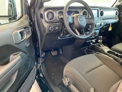 New 2023 Jeep Gladiator Sport image 24