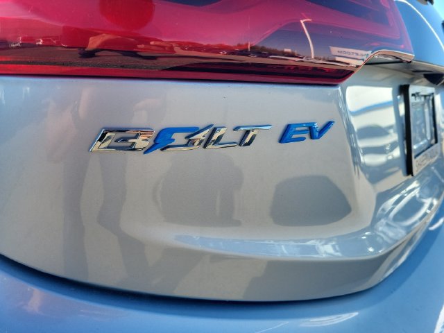 Used 2017 Chevrolet Bolt LT FWD image 25