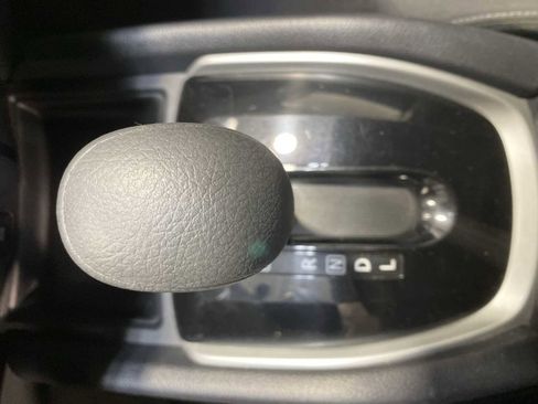 Used 2016 Nissan Rogue SV image 17