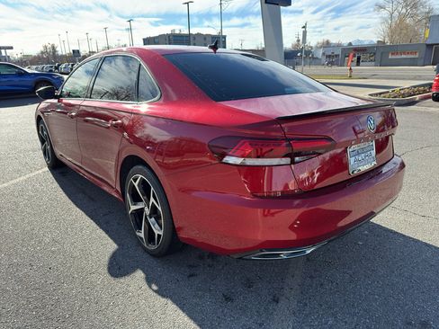 Used 2020 Volkswagen Passat 2.0T R-Line image 5