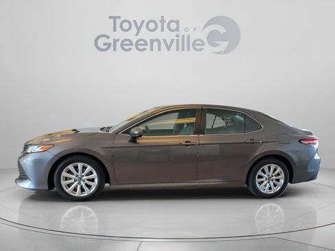 Used 2019 Toyota Camry LE FWD image 2