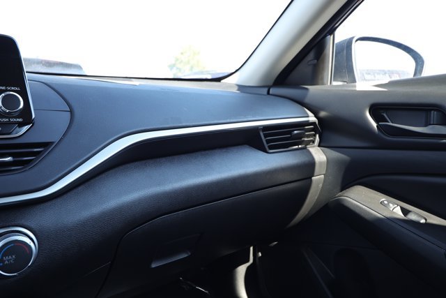 Used 2024 Nissan Altima 2.5 S FWD image 23