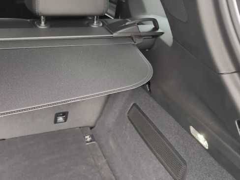 Certified 2025 Porsche Cayenne AWD/4WD image 11