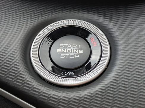 New 2025 Jeep Grand Cherokee Altitude image 24