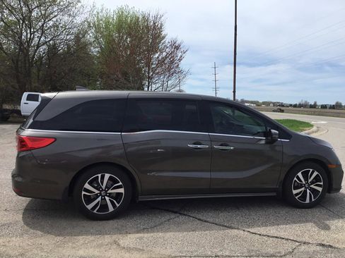 Used 2018 Honda Odyssey Elite image 5