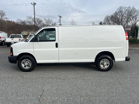 Used 2016 Chevrolet Express 2500 image 6