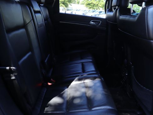 Used 2018 Jeep Grand Cherokee Limited w/ Luxury Group II AWD/4WD image 18