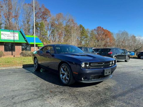 Used 2017 Dodge Challenger SXT Plus image 3