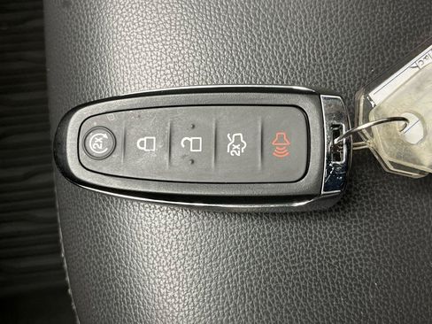 Used 2019 Ford Escape SEL AWD/4WD image 25