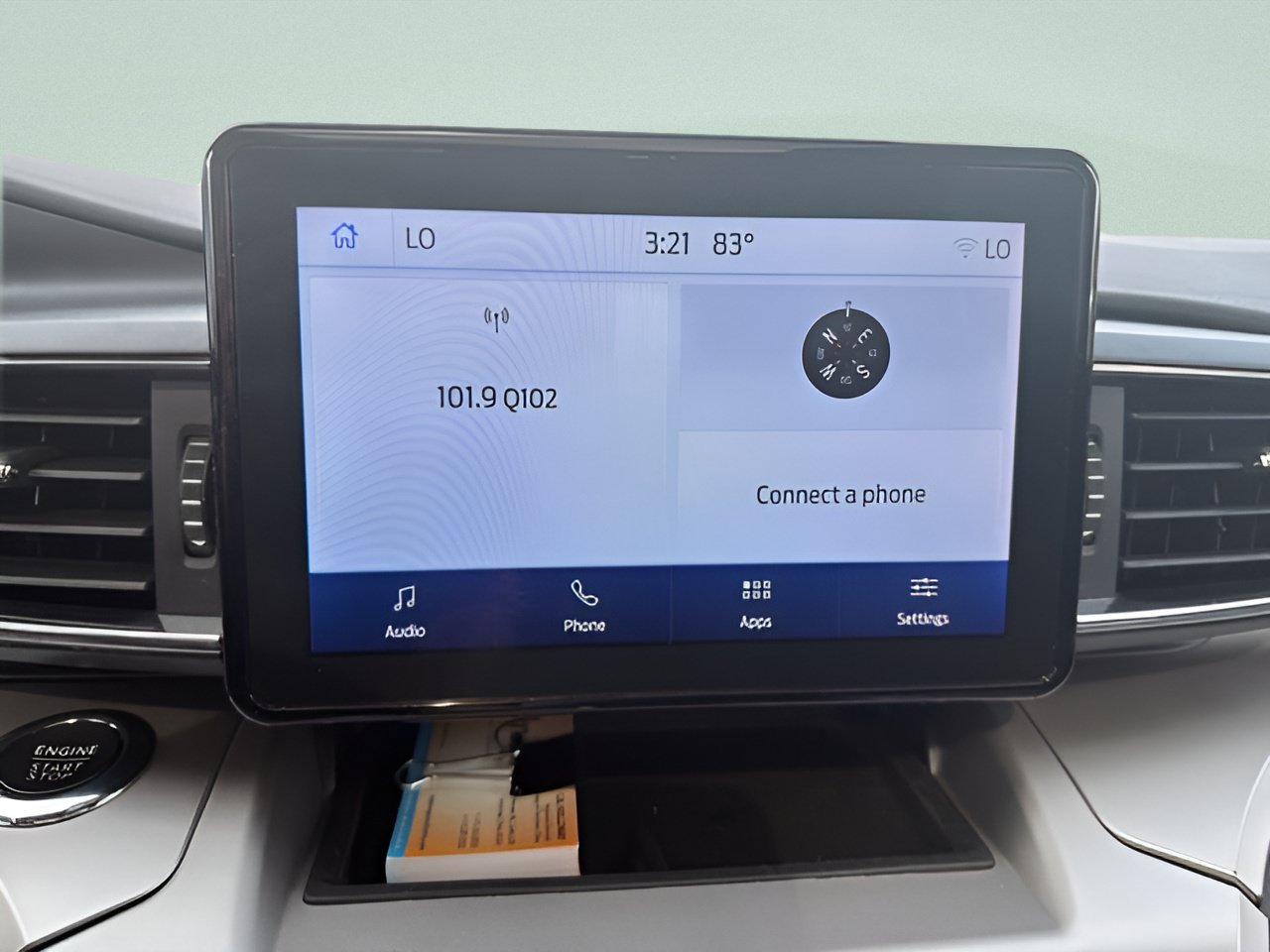 Used 2022 Ford Explorer XLT w/ Equipment Group 202A AWD/4WD image 27