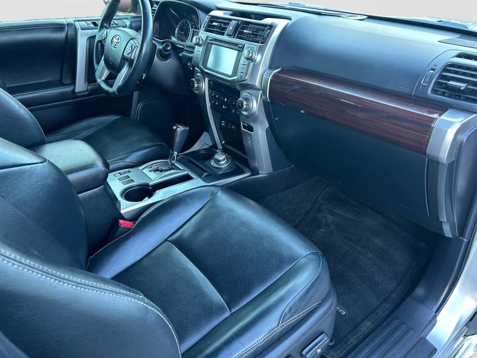 Used 2016 Toyota 4Runner Limited AWD/4WD image 32