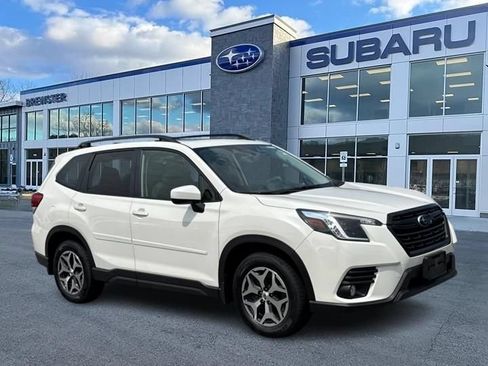 Certified 2023 Subaru Forester Premium AWD/4WD image 1