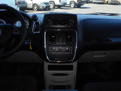 Used 2014 RAM C/V Tradesman FWD image 18
