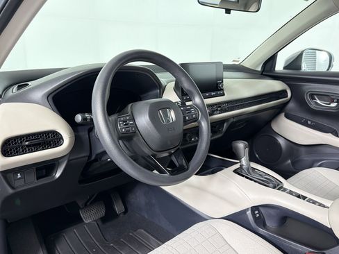 Used 2024 Honda HR-V LX image 3