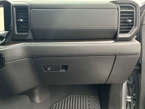 Used 2024 Chevrolet Silverado 1500 LT image 29