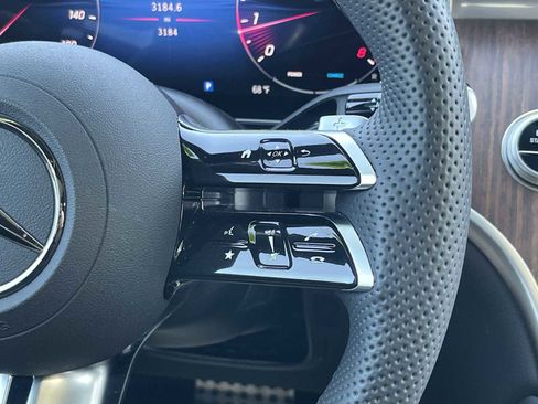 Used 2025 Mercedes-Benz GLC 300 4MATIC image 39