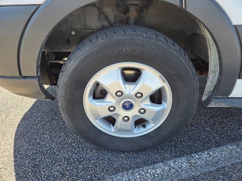 Certified 2017 Ford Transit 350 XLT image 9