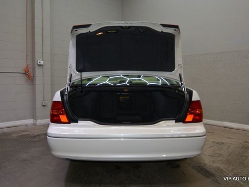 Used 2001 Lexus LS 430 RWD image 44