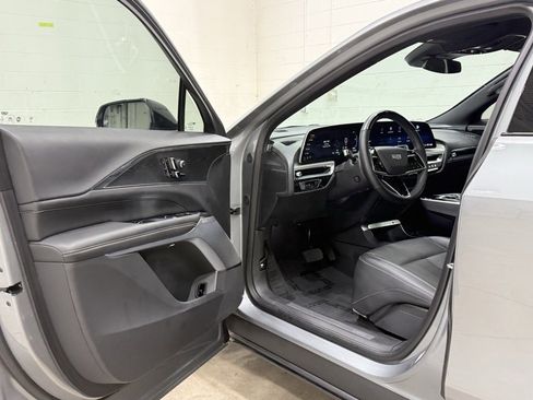Used 2024 Cadillac Lyriq Sport image 21