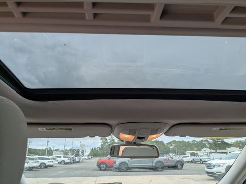 Used 2006 Mercedes-Benz R 500 4MATIC image 18