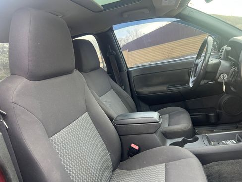 Used 2011 Chevrolet Colorado LT image 36