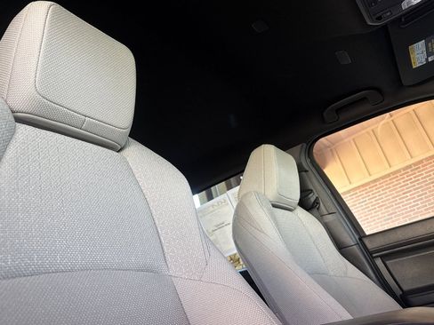 Used 2025 Toyota 4Runner SR5 AWD/4WD image 17